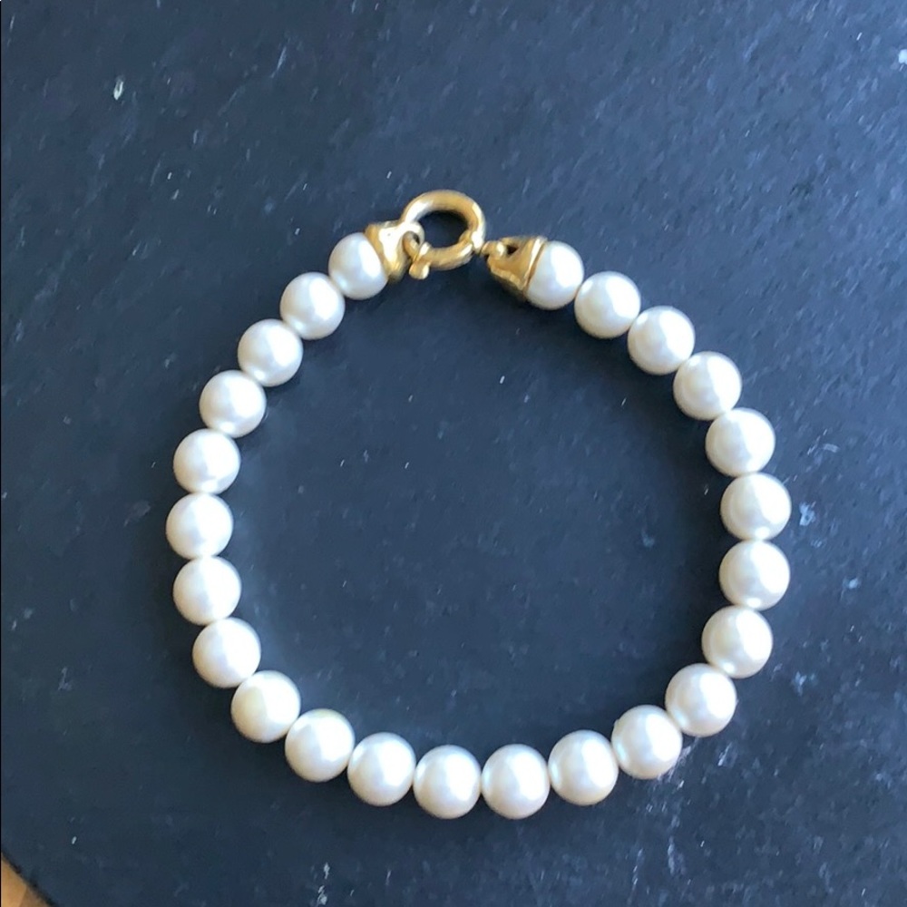 Large pearls necklace